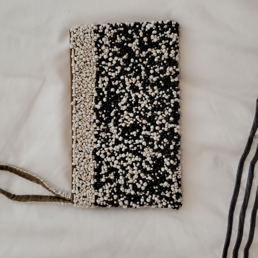 Vintage black /white beaded wristlet